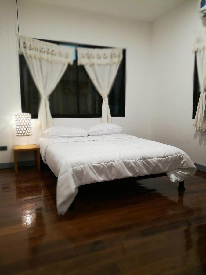 Comeneetee Uthai Ban Khok Mo Exterior photo